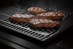 Weber Crafted Dubbelzijdige Sear Grate -Weber BBQ Wereld 84863 weber crafted dubbelzijdige sear grate