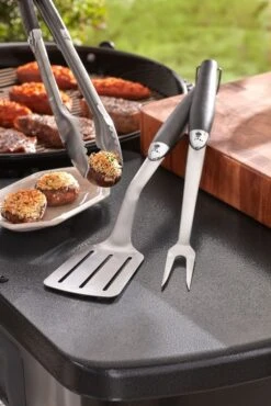 Weber® Premium Tool Set - Driedelig, Roestvrij Staal, Zwart -Weber BBQ Wereld weber premium tool set driedelig roestvrij staal zwart 1615542798 2 l