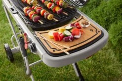 Weber® Traveler Snijplank -Weber BBQ Wereld weber weber traveler snijplank 1615542858 1 l