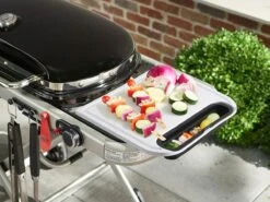 Weber Traveler Snijplank 6 Weber Traveler Snijplank -Weber BBQ Wereld weber traveler snijplank 4 ecommerce c6c2